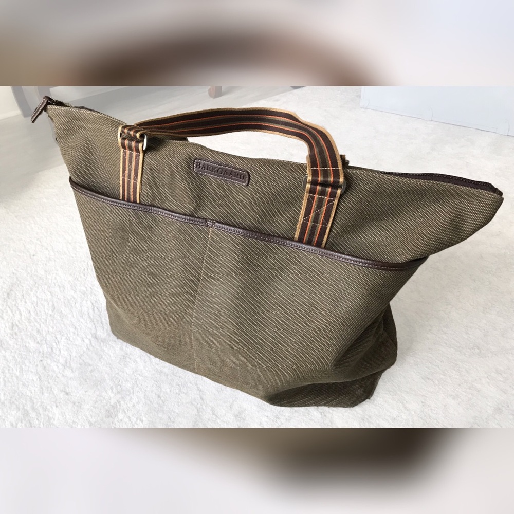 BAEKGAARD Weekender Bag || LIKE NEW!!!!! 